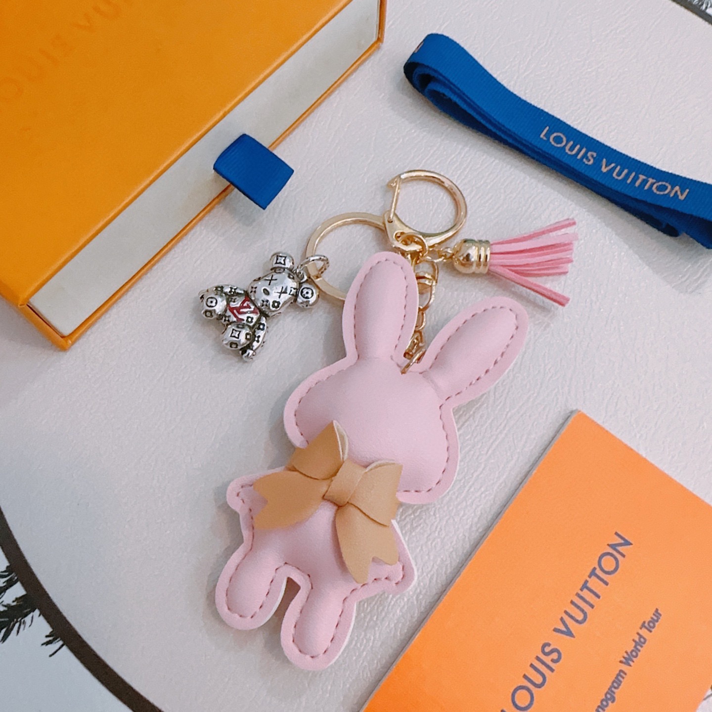 LV Luxury Brand Men's And Women's Style Classic Key Chain Cool Anger Forest Modeling Design Fashion Pendant Decor Key Chain Best Gift