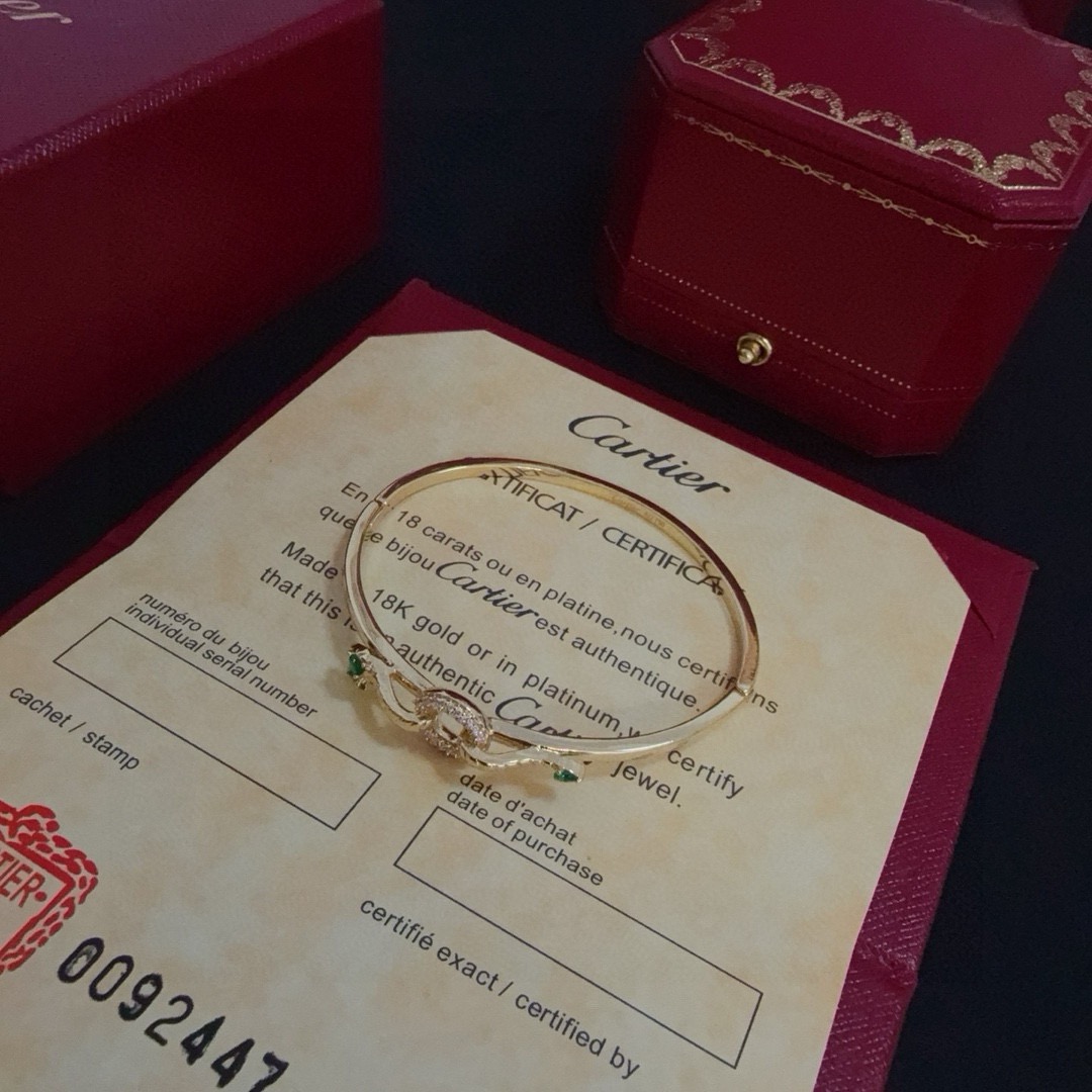 Cartier Designer Diamond Encrusted Chain Bracelet High Quality Chain Bracelet Fashionable Luxury Jewelry For Women's Classic Luxury Wedding Party Accessories Valentines Day Christmas Birthday Gift