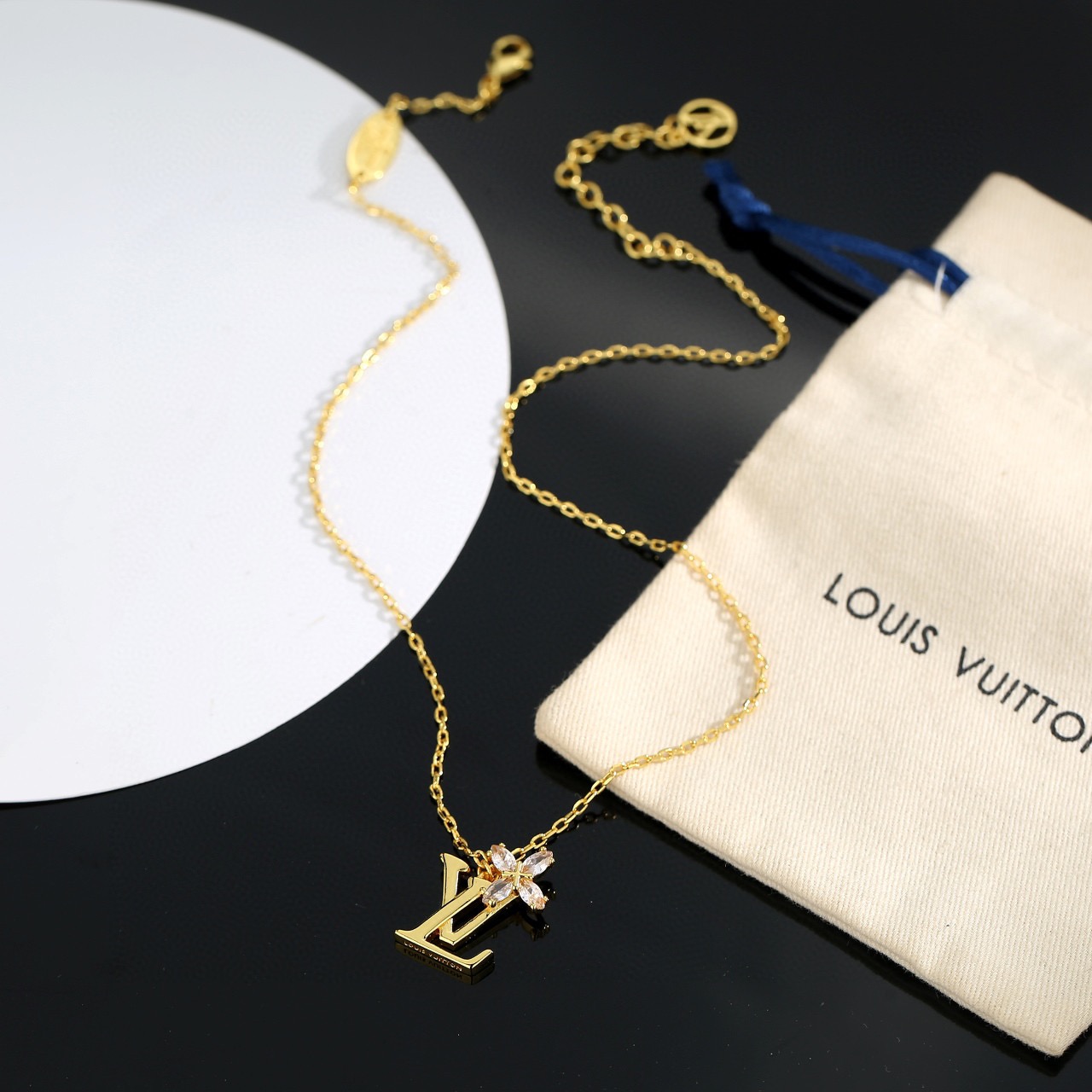LV Luxury Necklace Elegant Necklaces Designer Necklaces Women Top Quality Letter Pendant Charm Jewellery Designer For Women Gifts For Her Valentines Day Christmas Birthday Gift ﻿
