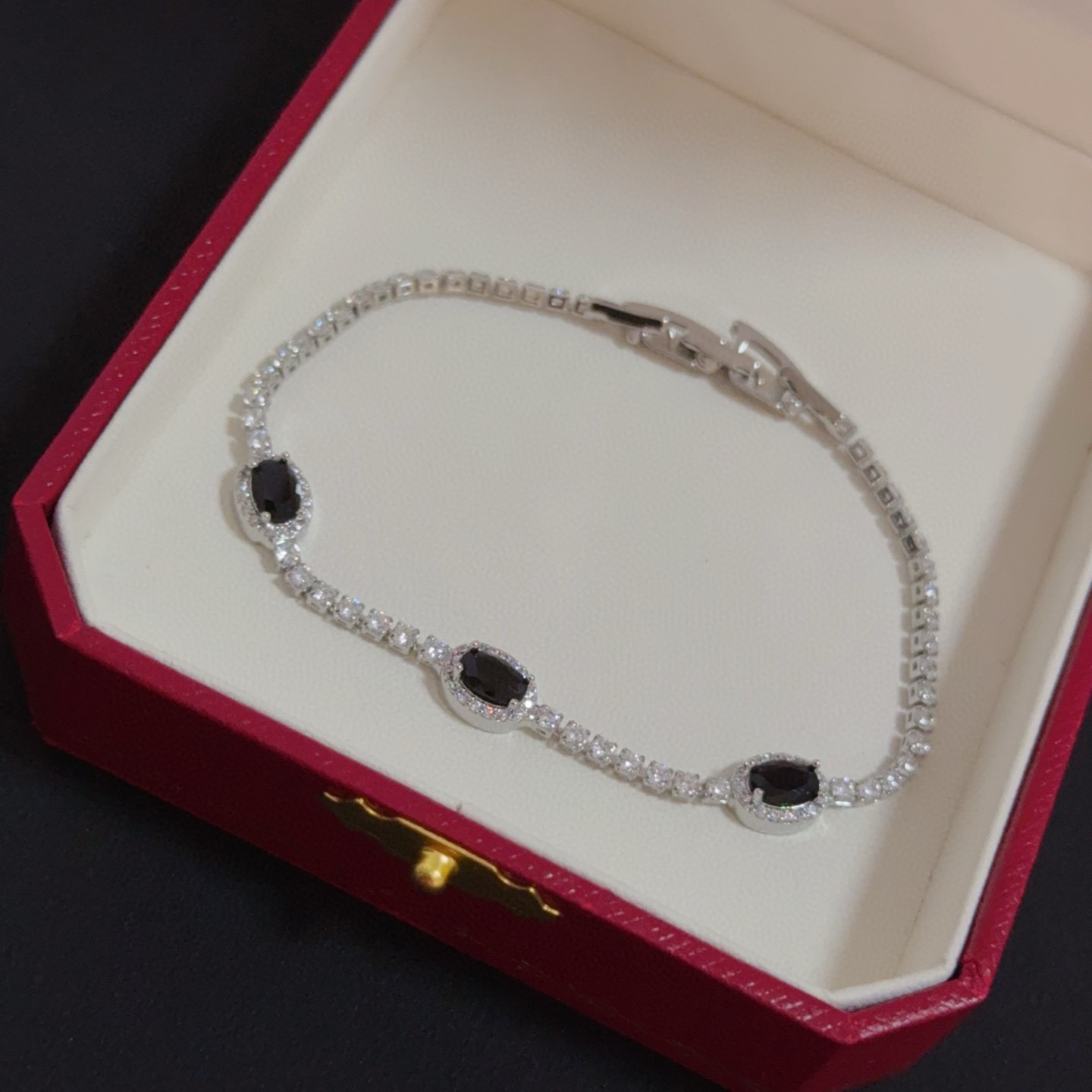 Cartier Designer Diamond Encrusted Chain Bracelet High Quality Chain Bracelet Fashionable Luxury Jewelry For Women's Classic Luxury Wedding Party Accessories Valentines Day Christmas Birthday Gift