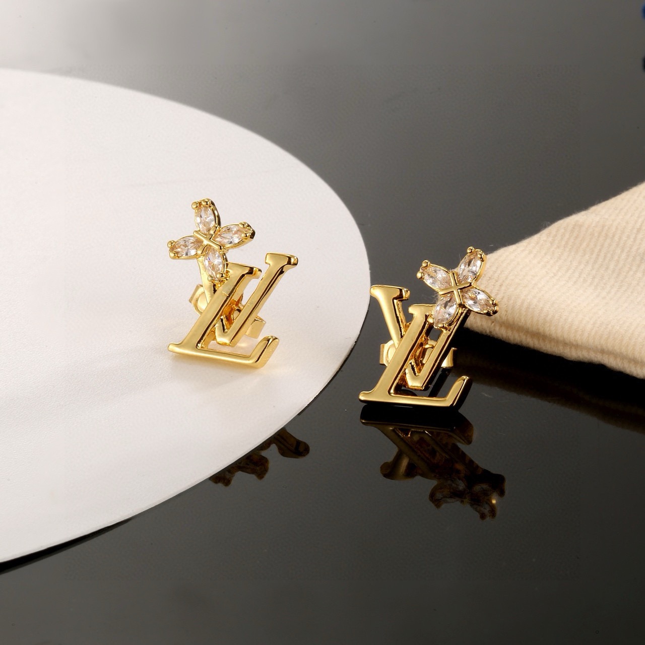 LV Top Quality Earrings Fashion Stud Earrings Woman Designer Personalized Letter Earrings Women Wedding Gifts Jewelry Valentines Day Christmas Birthday Gift