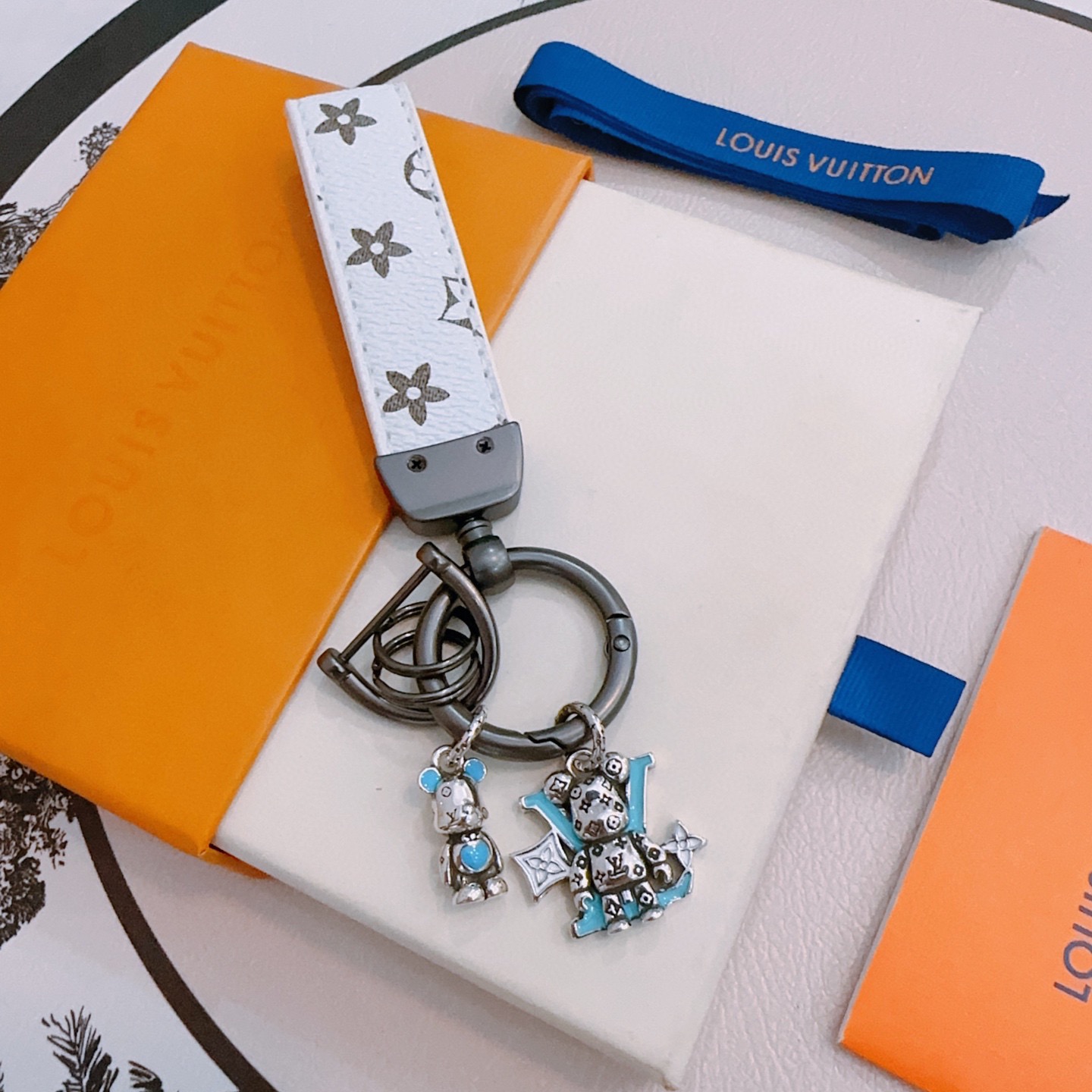 LV Luxury Brand Men's And Women's Style Classic Key Chain Cool Anger Forest Modeling Design Fashion Pendant Decor Key Chain Best Gift