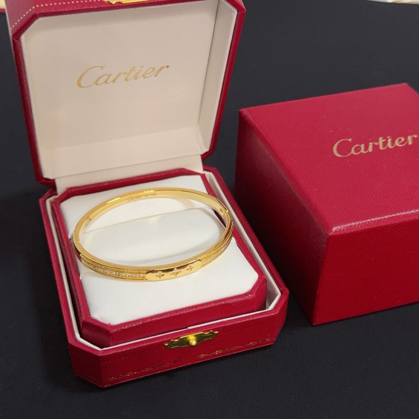 Cartier Designer Diamond Encrusted Bracelet High Quality Bracelet Fashionable Luxury Jewelry For Women's Classic Luxury Wedding Party Accessories Valentines Day Christmas Birthday Gift