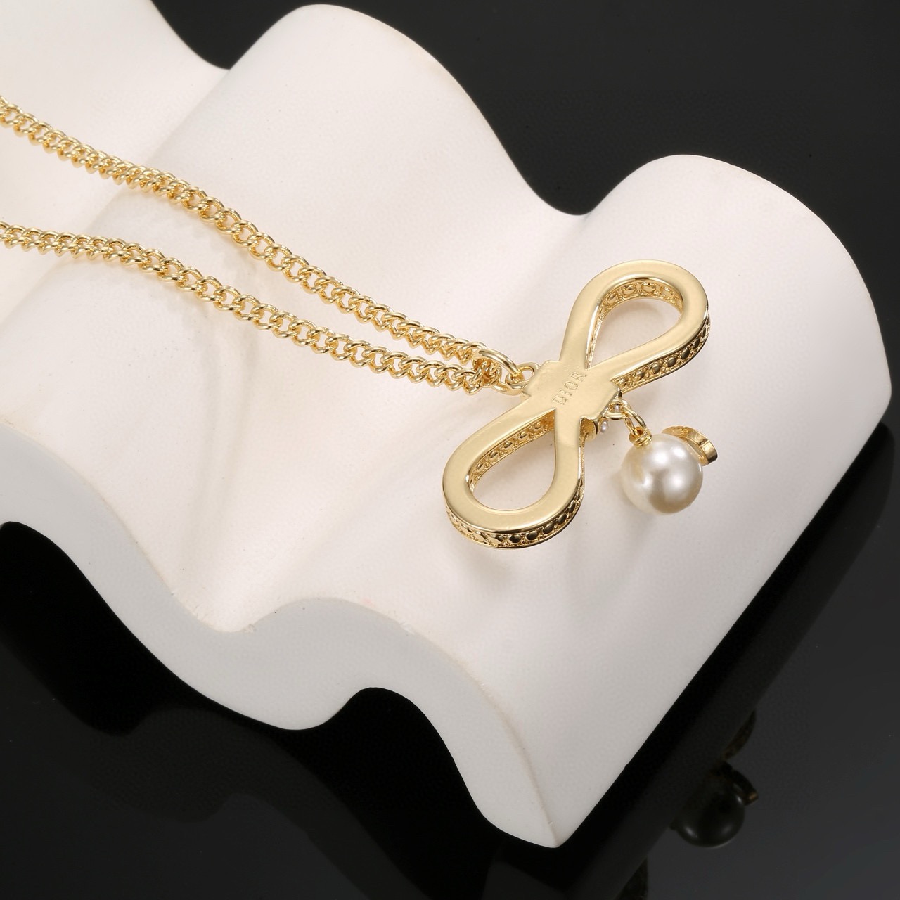 Dior Luxury Necklace Elegant Necklaces Butterfly Knot Pearl Designer Necklaces Women Top Quality Pendant Fashion Jewellery Designer For Women Gifts For Her Valentines Day Christmas Birthday Gift