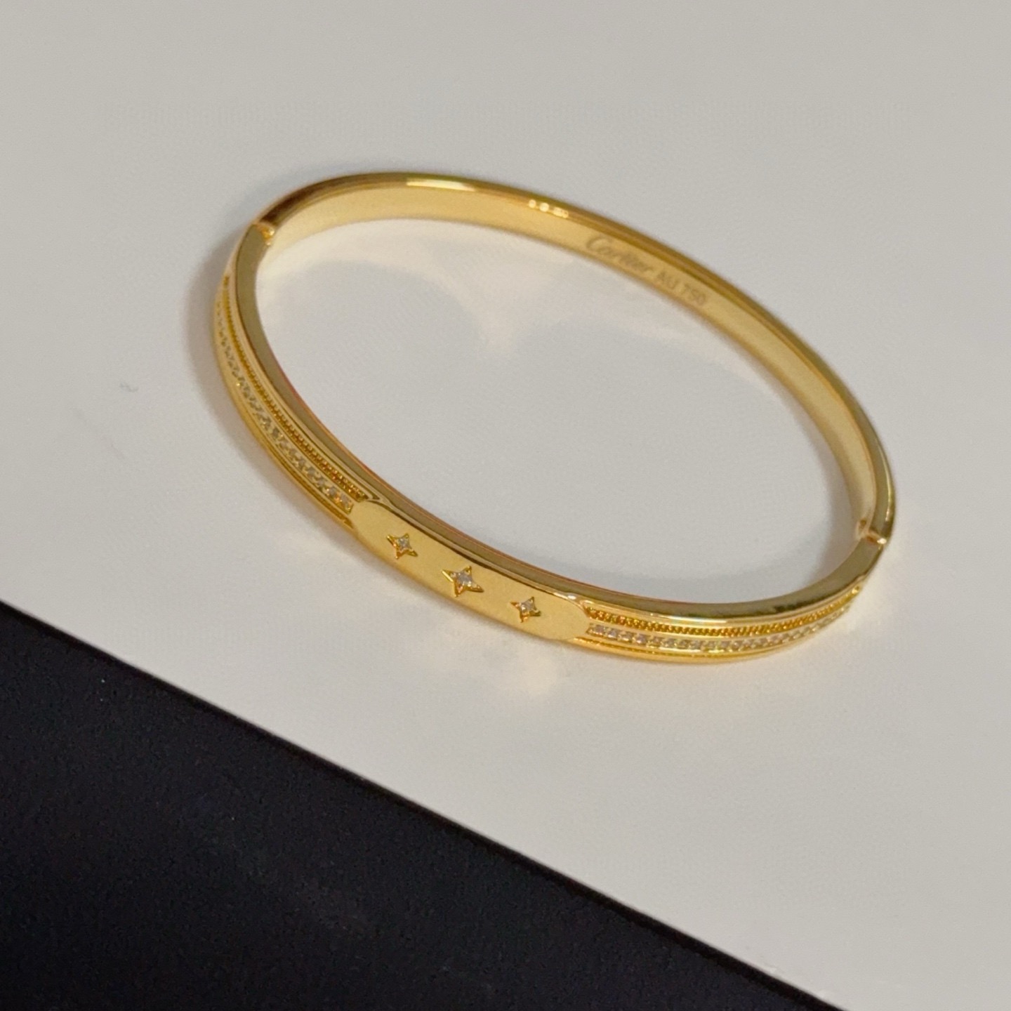 Cartier Designer Diamond Encrusted Bracelet High Quality Bracelet Fashionable Luxury Jewelry For Women's Classic Luxury Wedding Party Accessories Valentines Day Christmas Birthday Gift