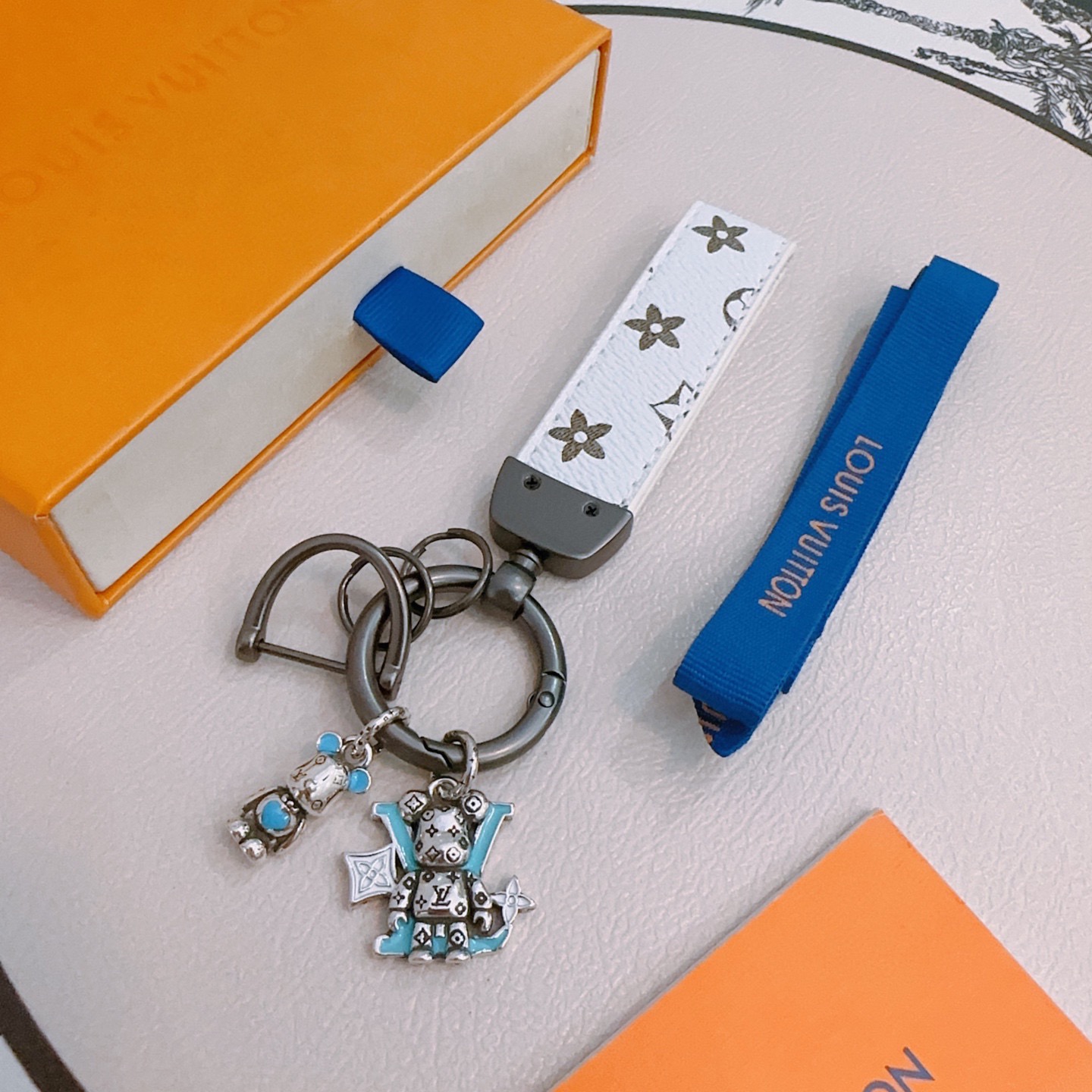 LV Luxury Brand Men's And Women's Style Classic Key Chain Cool Anger Forest Modeling Design Fashion Pendant Decor Key Chain Best Gift