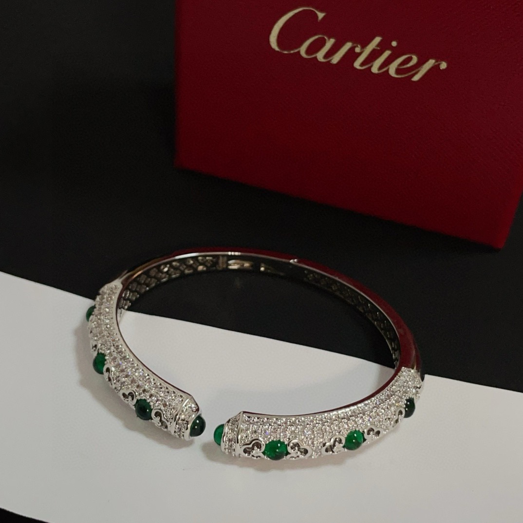 Cartier Designer Diamond Encrusted Bracelet High Quality Bracelet Fashionable Luxury Jewelry For Women's Classic Luxury Wedding Party Accessories Valentines Day Christmas Birthday Gift