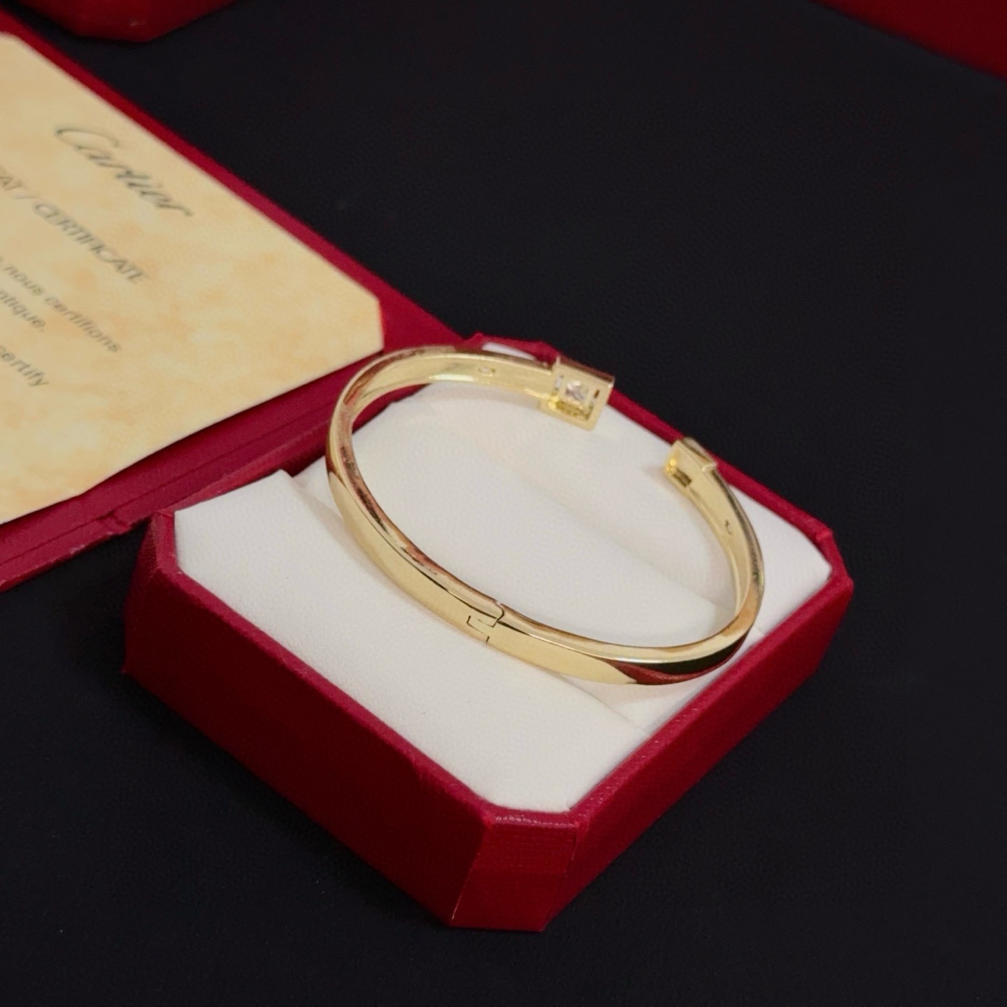 Cartier Designer Diamond Encrusted Bracelet High Quality Bracelet Fashionable Luxury Jewelry For Women's Classic Luxury Wedding Party Accessories Valentines Day Christmas Birthday Gift