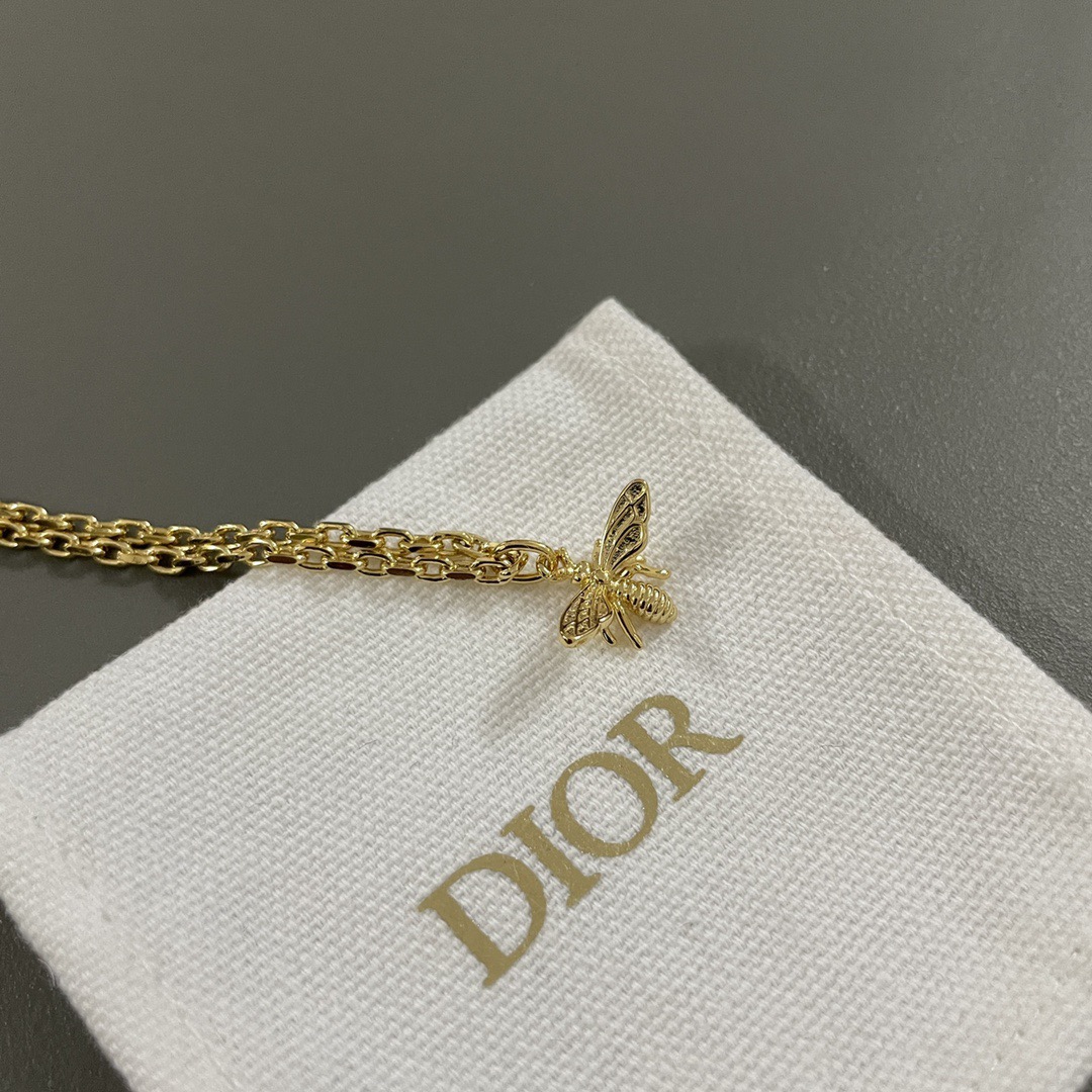 Dior Luxury Necklace Elegant Necklaces Designer Bee Pink Diamond CD Necklace Women Top Quality Pendant Fashion Jewellery Designer For Women Gifts For Her Valentines Day Christmas Birthday Gift