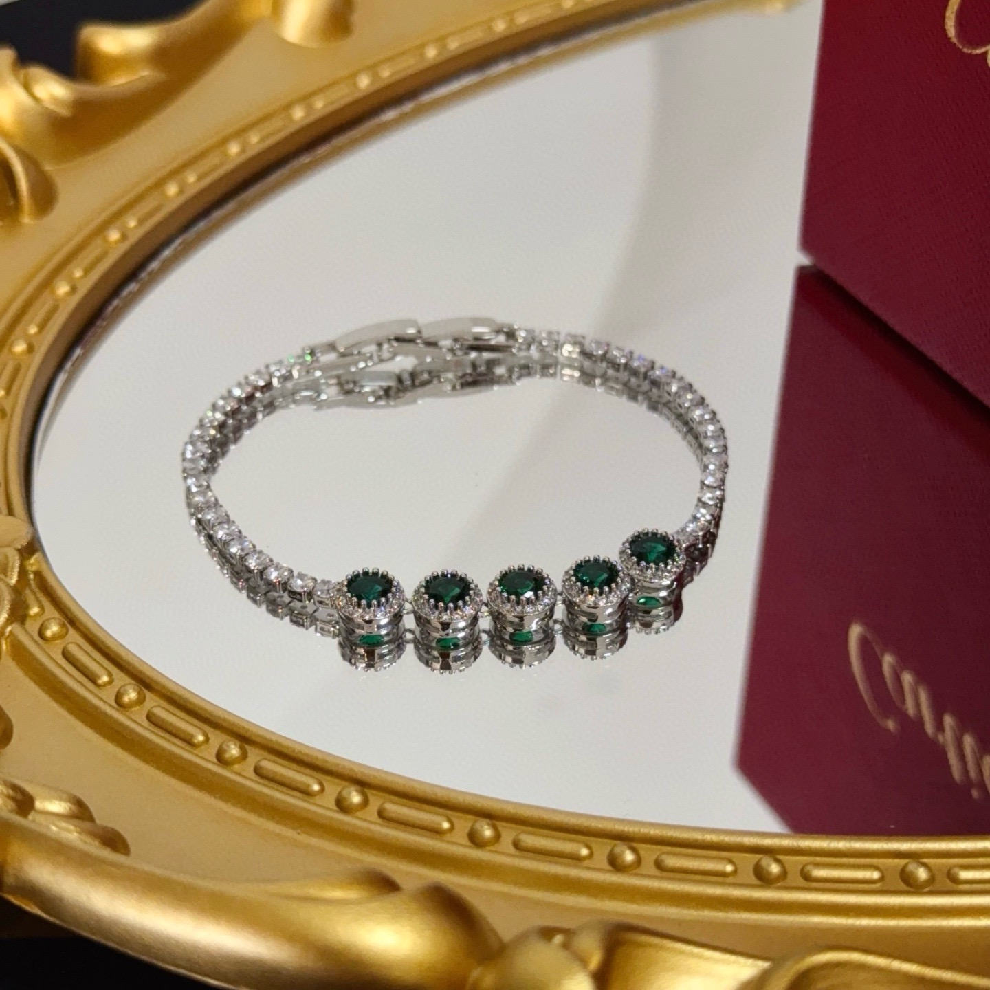 Cartier Designer Diamond Encrusted Chain Bracelet High Quality Chain Bracelet Fashionable Luxury Jewelry For Women's Classic Luxury Wedding Party Accessories Valentines Day Christmas Birthday Gift