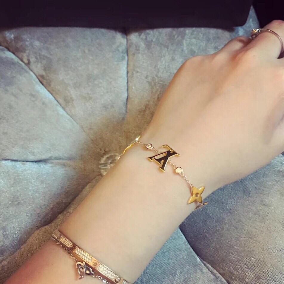 LV Designer Golden Letter Multiflora Chain Bracelet High Quality Bracelet Fashionable Luxury Jewelry For Women's Classic Luxury Wedding Party Accessories Valentines Day Christmas Birthday Gift