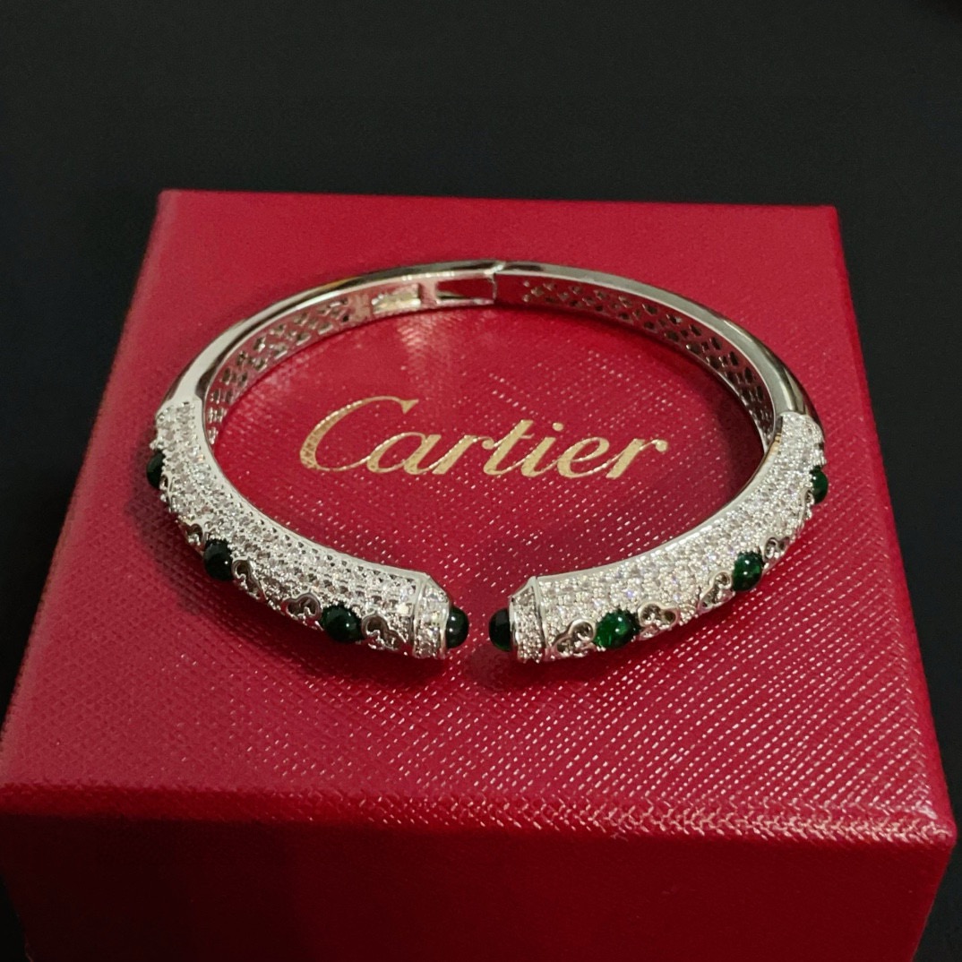 Cartier Designer Diamond Encrusted Bracelet High Quality Bracelet Fashionable Luxury Jewelry For Women's Classic Luxury Wedding Party Accessories Valentines Day Christmas Birthday Gift
