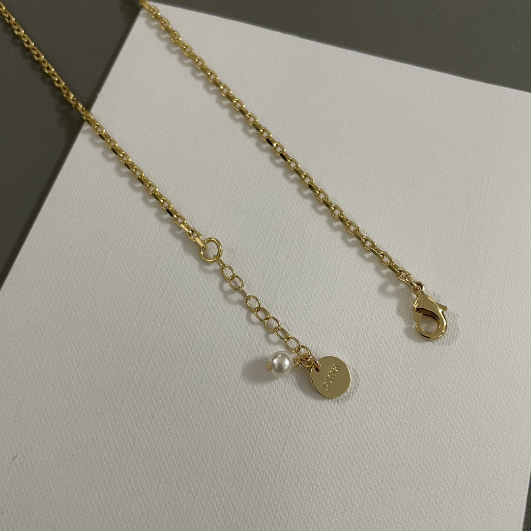 Dior Luxury Necklace Elegant Necklaces Designer Bee Pink Diamond CD Necklace Women Top Quality Pendant Fashion Jewellery Designer For Women Gifts For Her Valentines Day Christmas Birthday Gift