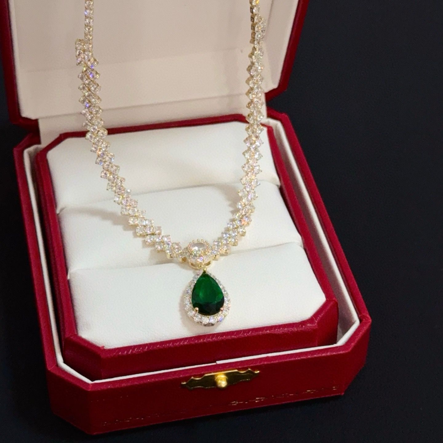 Cartier Luxury Necklace Elegant Necklaces Diamond Encrusted Necklace Designer Necklaces Women Top Quality Pendant Fashion Jewellery Designer For Women Gifts For Her Valentines Day Christmas Birthday Gift