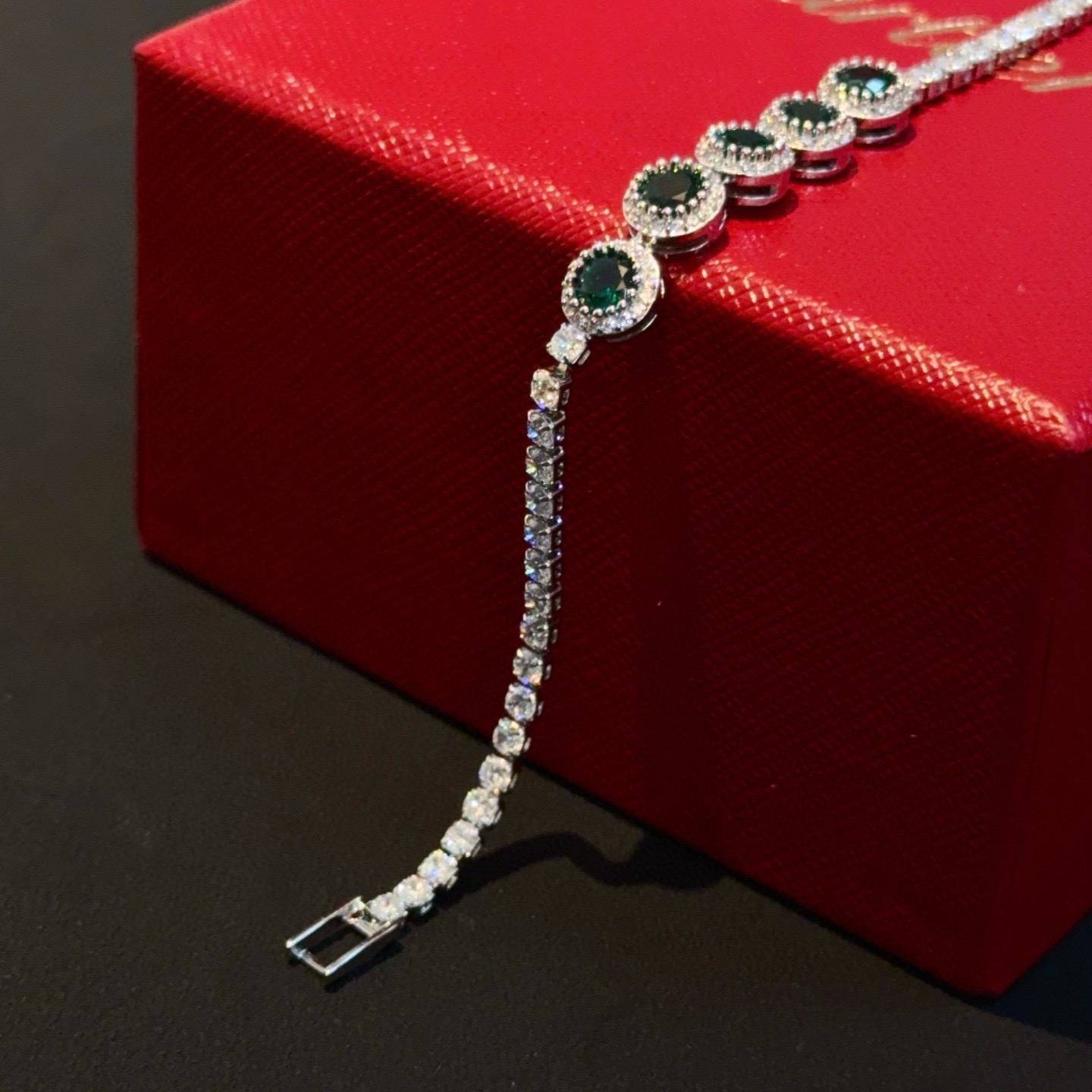 Cartier Designer Diamond Encrusted Chain Bracelet High Quality Chain Bracelet Fashionable Luxury Jewelry For Women's Classic Luxury Wedding Party Accessories Valentines Day Christmas Birthday Gift