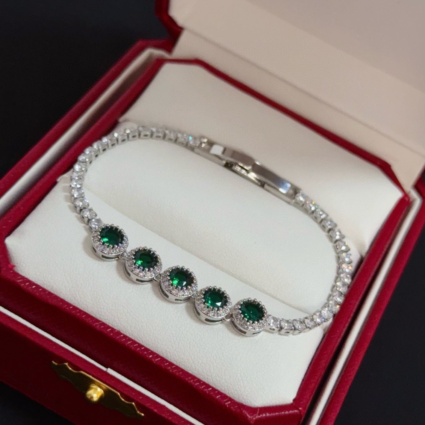 Cartier Designer Diamond Encrusted Chain Bracelet High Quality Chain Bracelet Fashionable Luxury Jewelry For Women's Classic Luxury Wedding Party Accessories Valentines Day Christmas Birthday Gift