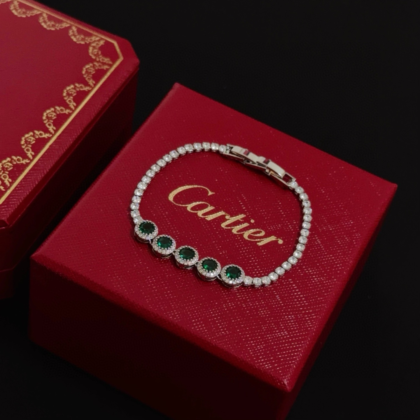 Cartier Designer Diamond Encrusted Chain Bracelet High Quality Chain Bracelet Fashionable Luxury Jewelry For Women's Classic Luxury Wedding Party Accessories Valentines Day Christmas Birthday Gift