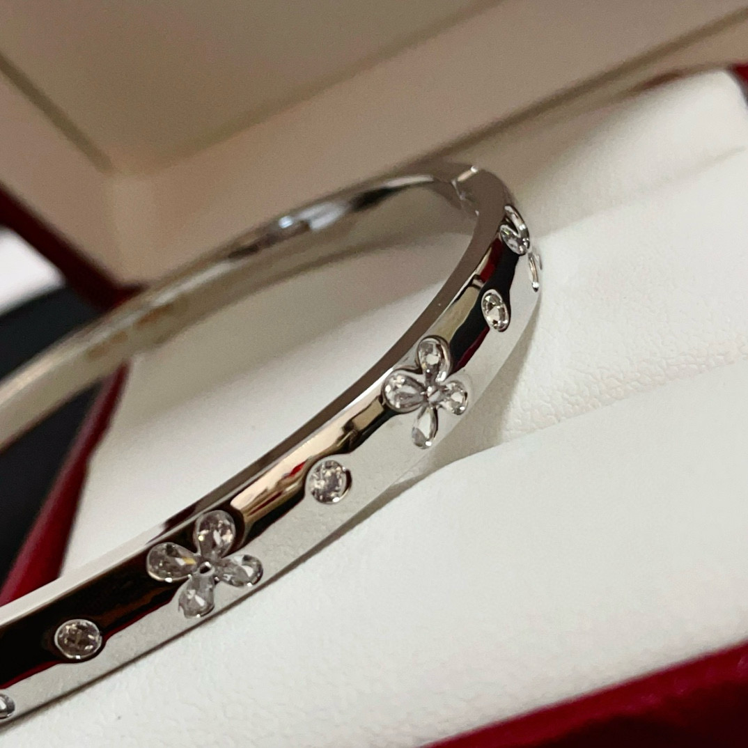 Cartier Designer Diamond Inlaid Bracelet High Quality Bracelet Fashionable Luxury Jewelry For Women's Men Classic Luxury Wedding Party Accessories Valentines Day Christmas Birthday Gift