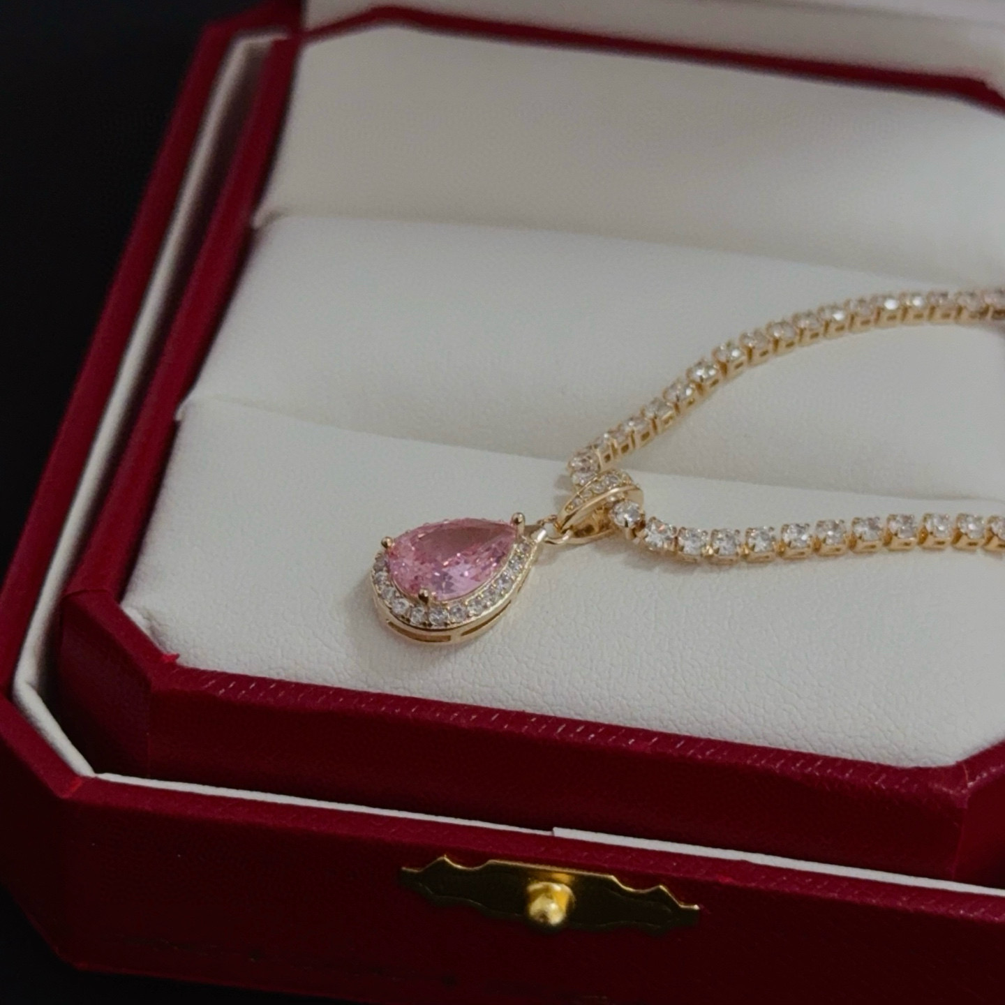 Cartier Luxury Necklace Elegant Necklaces Designer Diamond Inlaid Pink Diamond Necklace Women Top Quality Pendant Fashion Jewellery Designer For Women Gifts For Her Valentines Day Christmas Birthday Gift