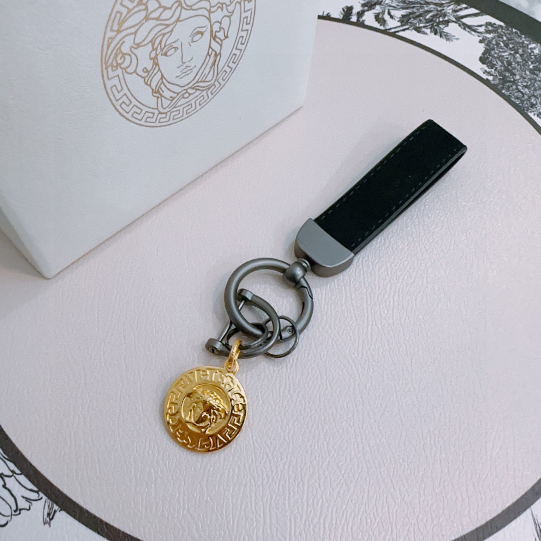 Versace Luxury Brand Men's And Women's Style Versace Avatar Modeling Design Fashion Pendant Decor Key Chain Best Gift