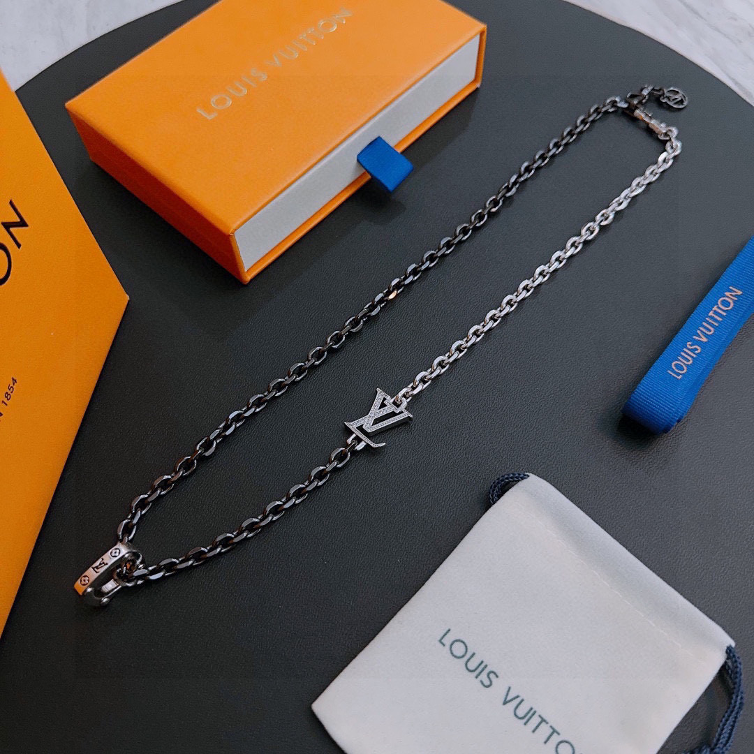 LV Luxury Necklace Elegant Necklaces Designer Necklace Men Women Top Quality Pendant Fashion Jewellery Designer For Women Gifts For Her Valentines Day Christmas Birthday Gift