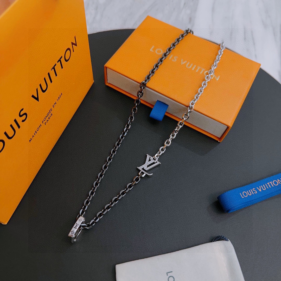 LV Luxury Necklace Elegant Necklaces Designer Necklace Men Women Top Quality Pendant Fashion Jewellery Designer For Women Gifts For Her Valentines Day Christmas Birthday Gift