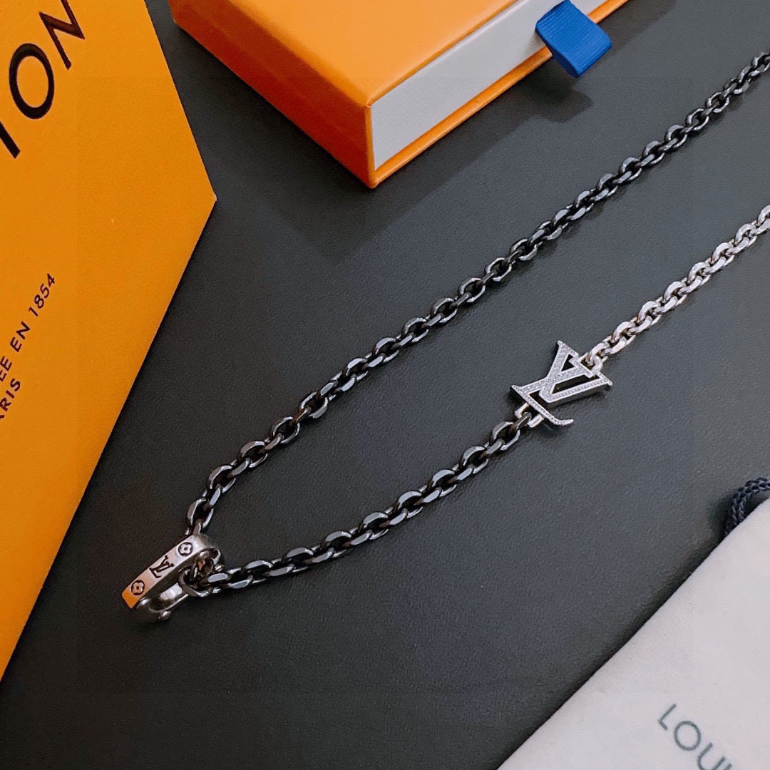 LV Luxury Necklace Elegant Necklaces Designer Necklace Men Women Top Quality Pendant Fashion Jewellery Designer For Women Gifts For Her Valentines Day Christmas Birthday Gift