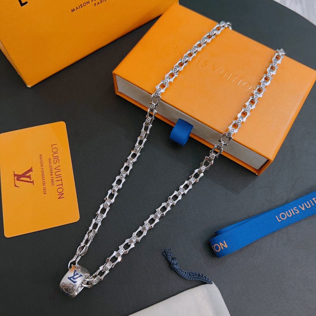 LV Luxury Necklace Elegant Necklaces Designer Ring Necklace Men Women Top Quality Pendant Fashion Jewellery Designer For Women Gifts For Her Valentines Day Christmas Birthday Gift