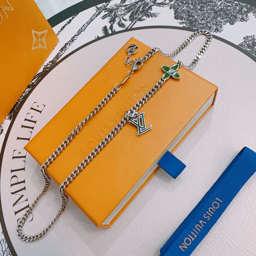 LV Luxury Necklace Elegant Necklaces Designer LV Letters And Clover Necklace Women Top Quality Pendant Fashion Jewellery Designer For Women Gifts For Her Valentines Day Christmas Birthday Gift