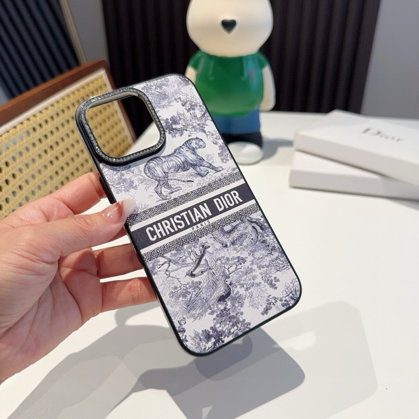 Dior Designers All Inclusive Phone Case Flash Drill Camera High Protection Classic Print Pattern Back Cover Designer Case Luxury Mobile Shel For Iphone:14 15 16 17 Iphone 14 15 16 17 Pro Iphone 14 15 16 17  Pro Max