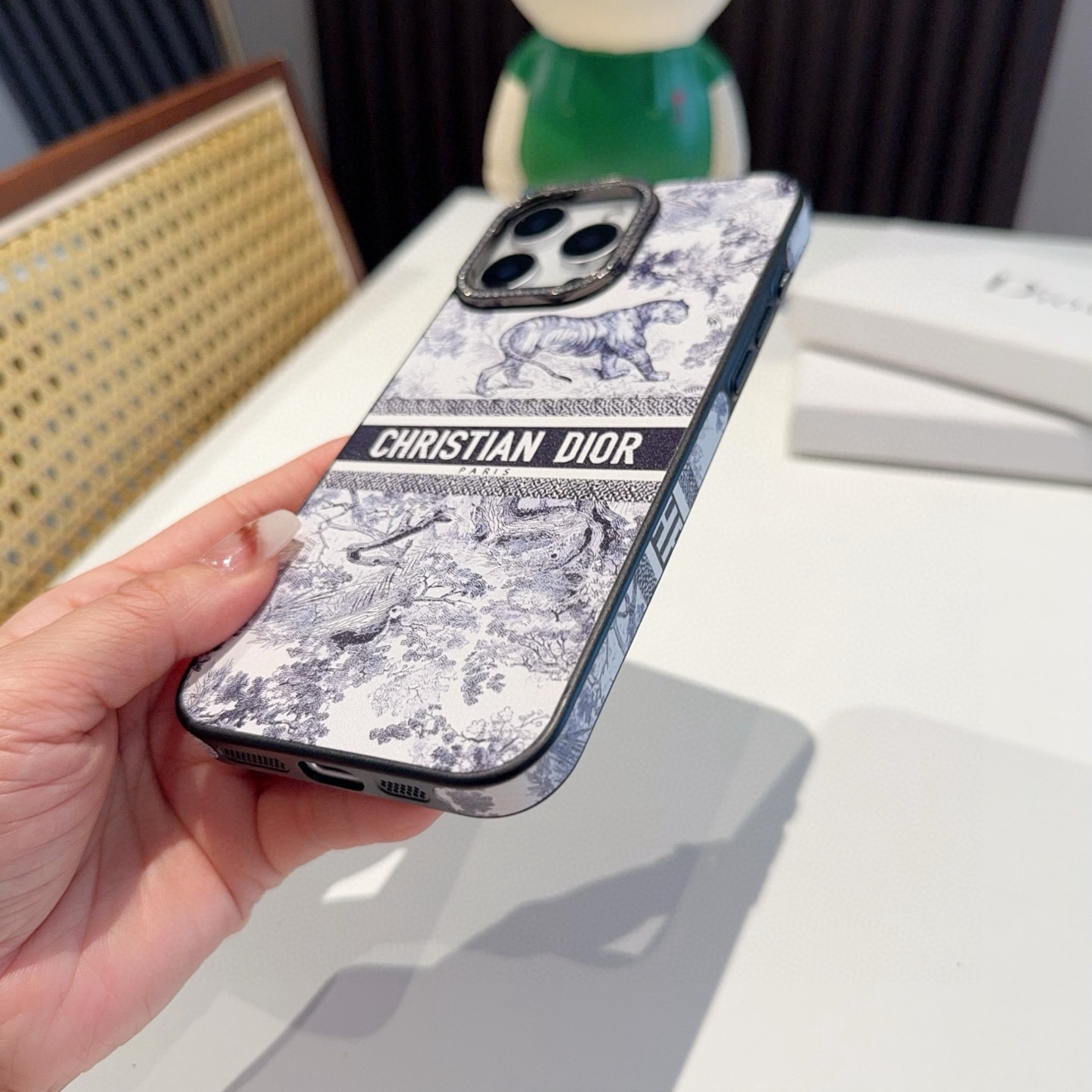 Dior Designers All Inclusive Phone Case Flash Drill Camera High Protection Classic Print Pattern Back Cover Designer Case Luxury Mobile Shel For Iphone:14 15 16 17 Iphone 14 15 16 17 Pro Iphone 14 15 16 17  Pro Max