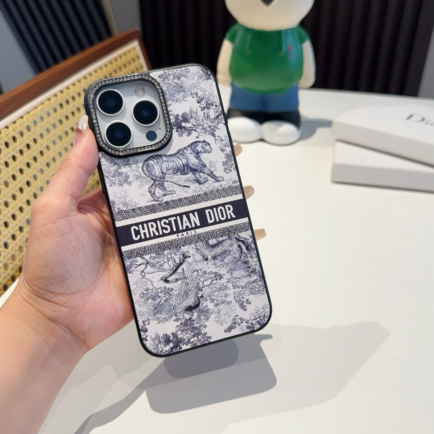 Dior Designers All Inclusive Phone Case Flash Drill Camera High Protection Classic Print Pattern Back Cover Designer Case Luxury Mobile Shel For Iphone:14 15 16 17 Iphone 14 15 16 17 Pro Iphone 14 15 16 17  Pro Max