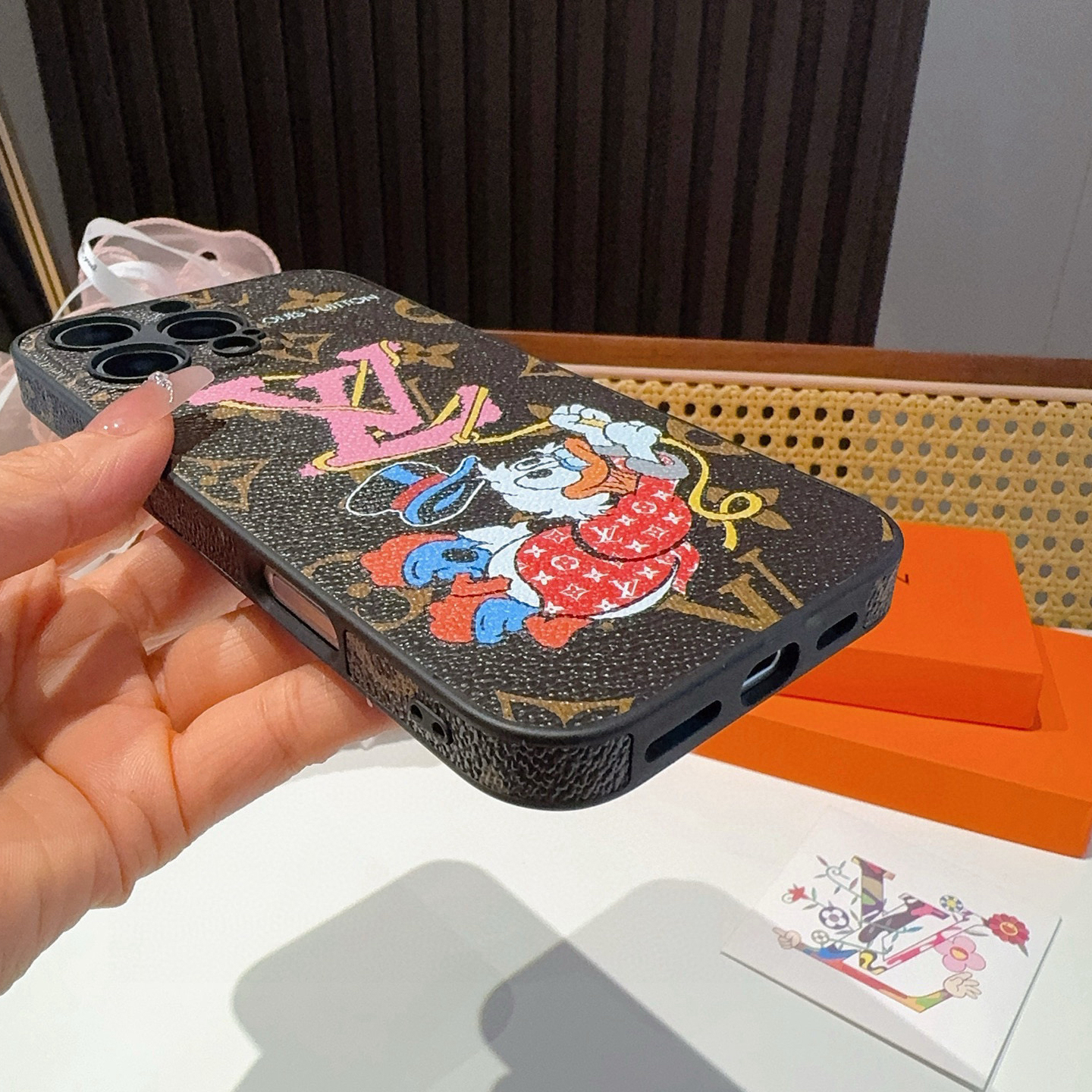 LV Designers Phone Case Cartoon Pattern Fully Wrapped Leather Phone Case With Edges Back Cover Designer Case Luxury Mobile Shel For Iphone:13 14 15 16 17 Iphone 13 14 15 16 17 Pro Iphone 13 14 15 16 17 Pro Max