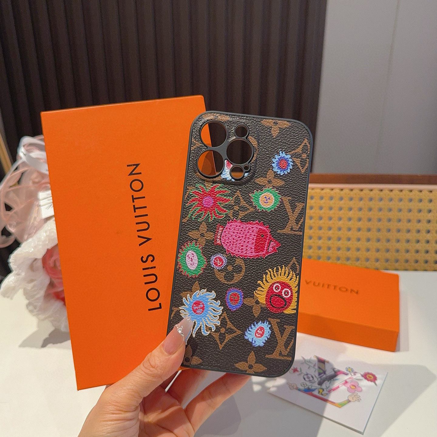 LV Designers Phone Case Cartoon Pattern Fully Wrapped Leather Phone Case With Edges Back Cover Designer Case Luxury Mobile Shel For Iphone:13 14 15 16 17 Iphone 13 14 15 16 17 Pro Iphone 13 14 15 16 17 Pro Max