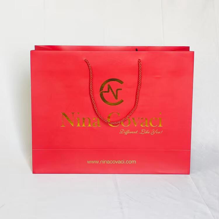 Custom Logo Large Black Matte Laminated Paper Shopping Bag Tote Product Gift Bags for Clothing Store with Your Own Logo
