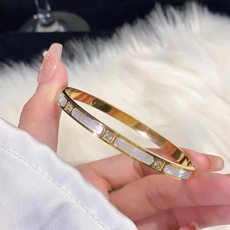 Custom Bangle Fashion Charm Bracelet Mixed Bracelet Gold Zircon Waterproof Stainless Steel Bracelet Jewelry Supplier