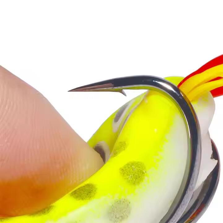 Wholesale 6.3cm 12.4g Artificial Soft Baits Topwater Frog Fishing Lures with Skirts