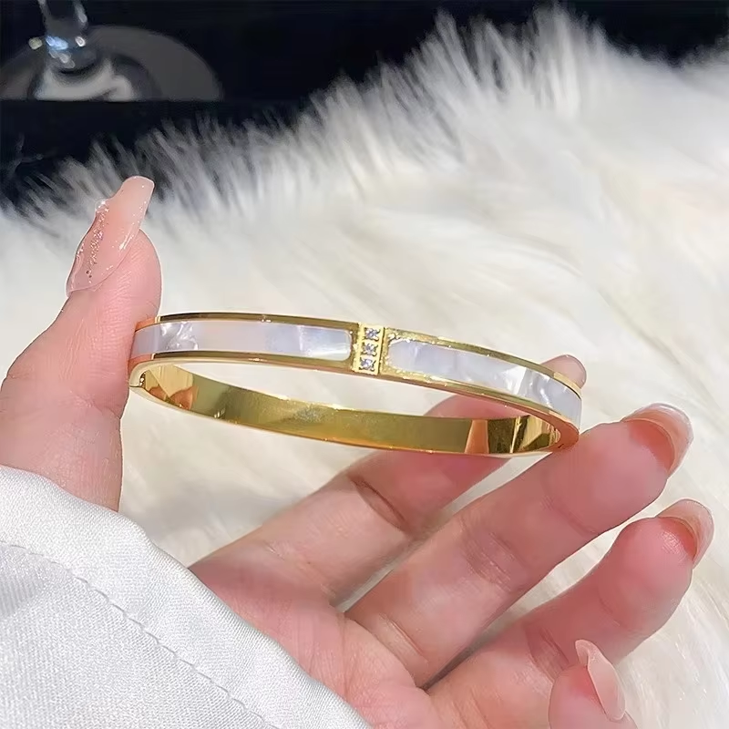 Custom Bangle Fashion Charm Bracelet Mixed Bracelet Gold Zircon Waterproof Stainless Steel Bracelet Jewelry Supplier