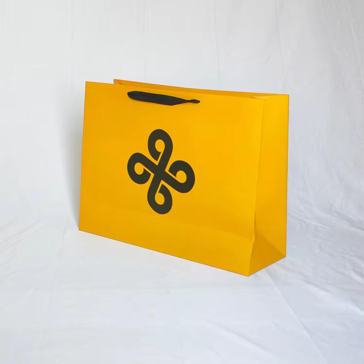 Custom Logo Large Black Matte Laminated Paper Shopping Bag Tote Product Gift Bags for Clothing Store with Your Own Logo