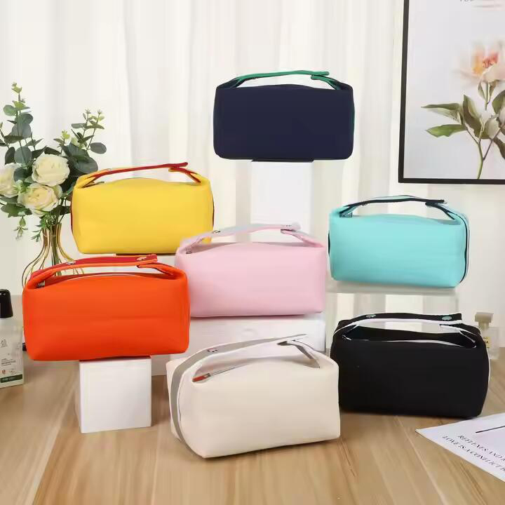 Brand Design Custom Embroidered Logo Portable Makeup Bag Canvas Portable Cosmetic Bag Large Capacity Skincare Pouch