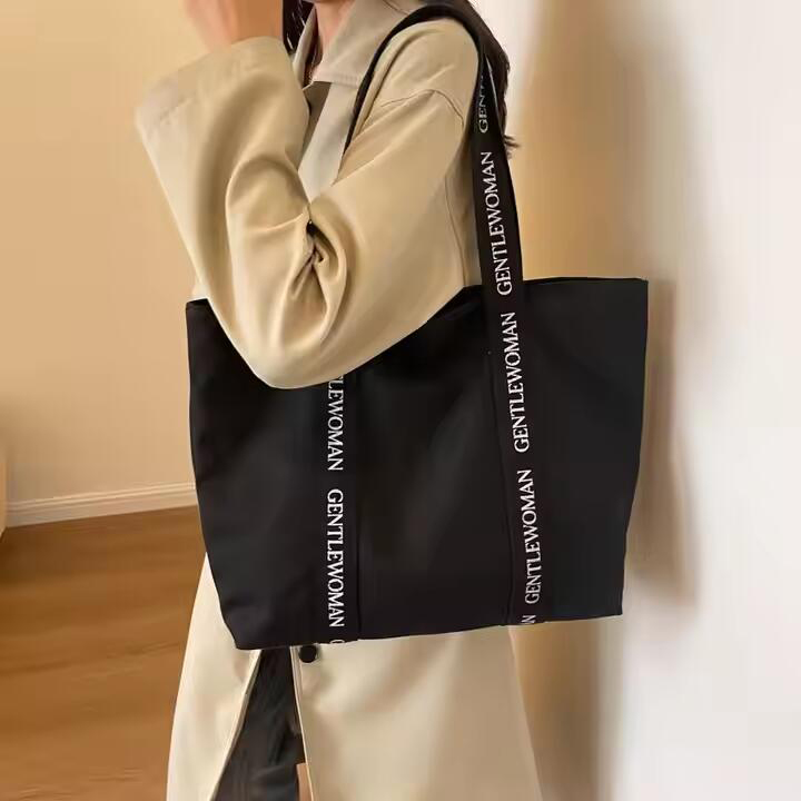 Casual Style School Handbag Simple Canvas Tote Bag With Custom Logo Waterproof Letter Strap Shoulder Bag For Going Out
