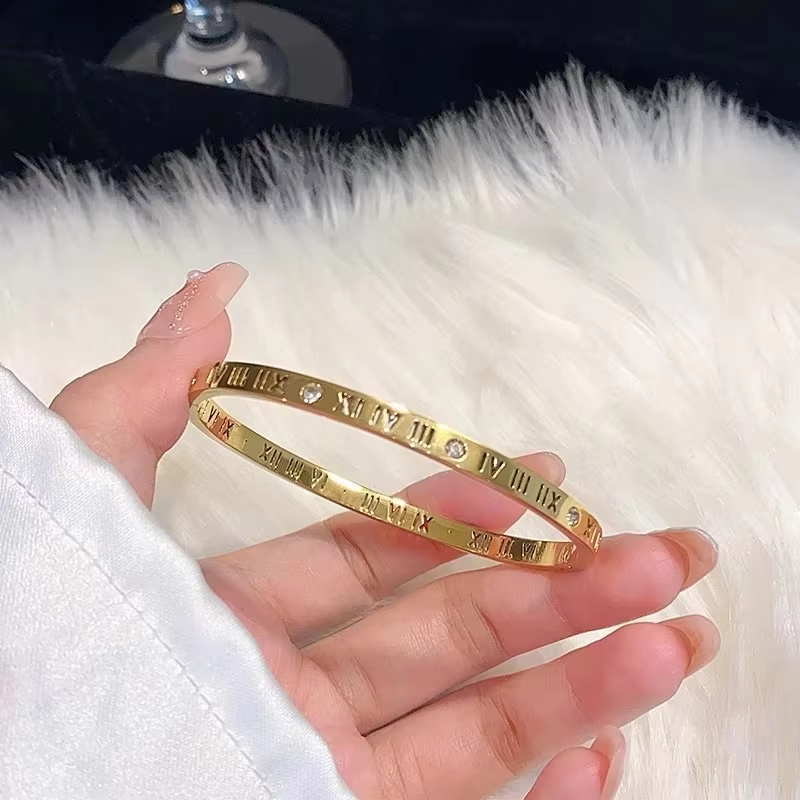 Custom Bangle Fashion Charm Bracelet Mixed Bracelet Gold Zircon Waterproof Stainless Steel Bracelet Jewelry Supplier