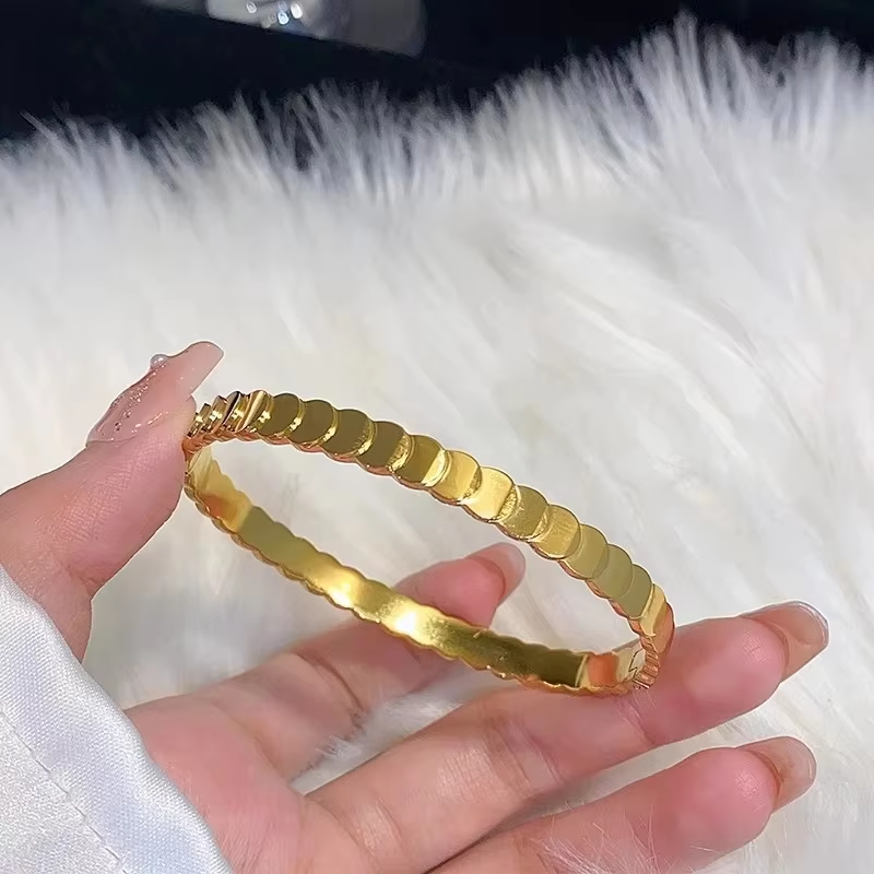 Custom Bangle Fashion Charm Bracelet Mixed Bracelet Gold Zircon Waterproof Stainless Steel Bracelet Jewelry Supplier