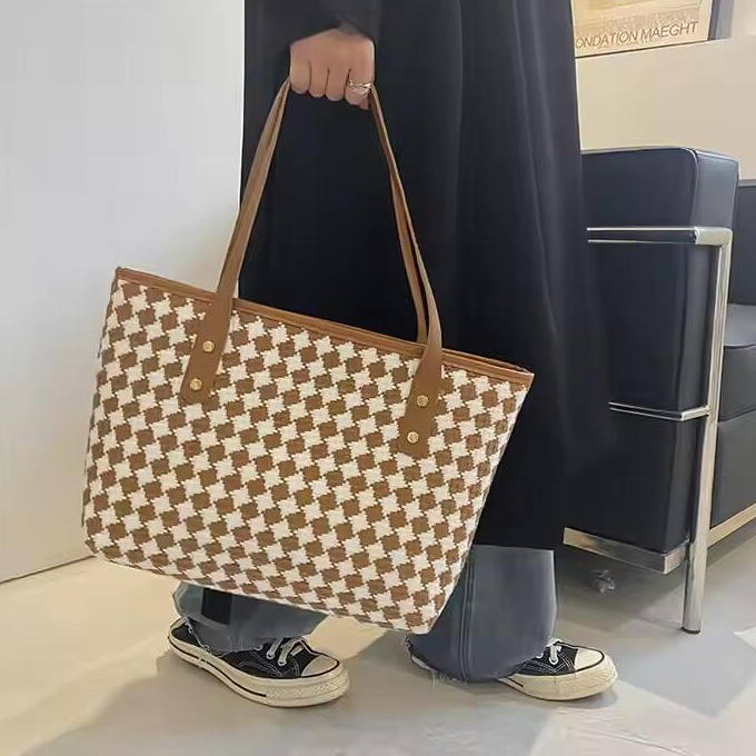 Trendy Women's Lightweight Waterproof Nylon Shoulder & Crossbody Bag Portable Versatile Design For Shopping