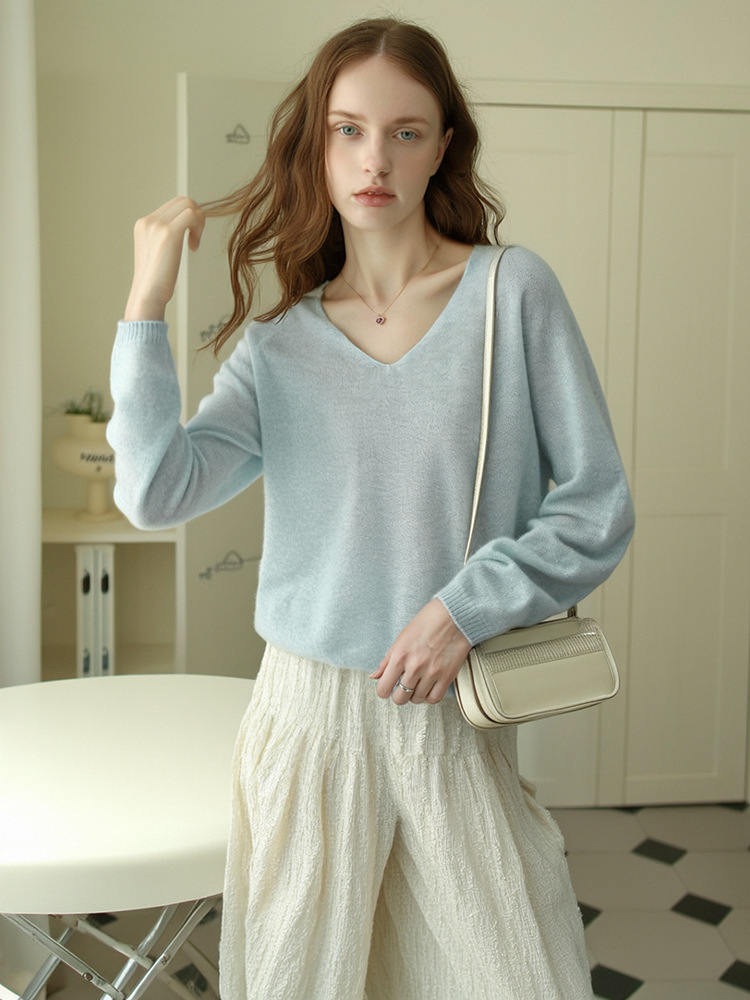 Women's blue peach collar sweater