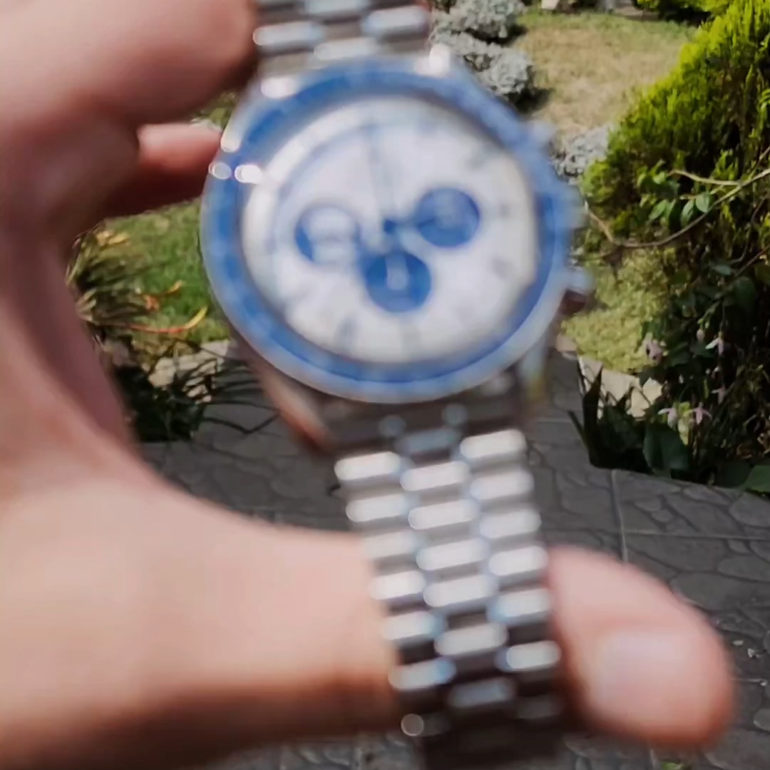 Omega Speedmaster Silver Snoopy Award Replica