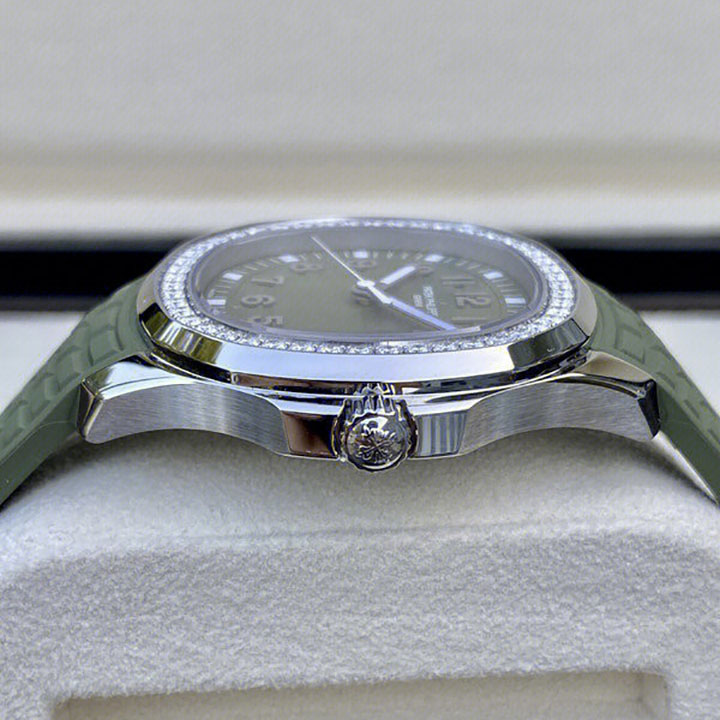 5267/200A-011-Patek Philippe AQUANAUT