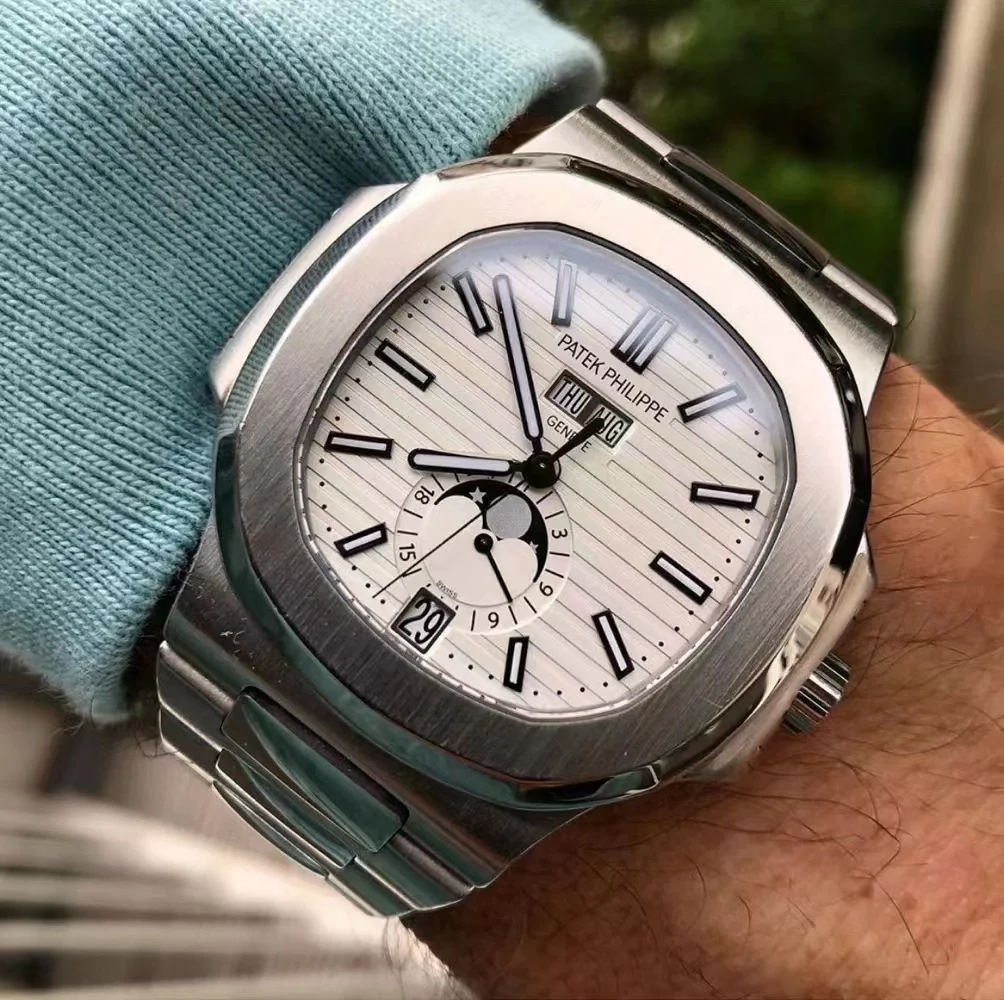 Patek Philippe Nautilus 5726/1A-010 Mens 40.5mm
