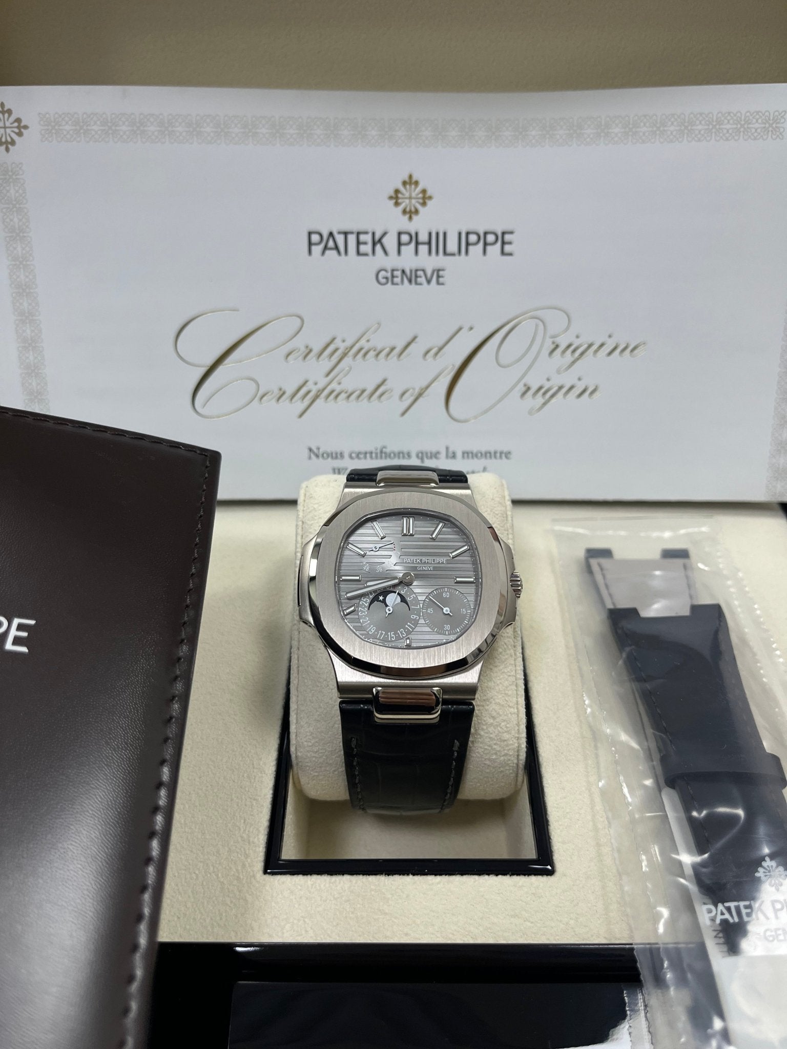 Patek Philippe Nautilus Grey Dial 40mm Ref # 5712G-001