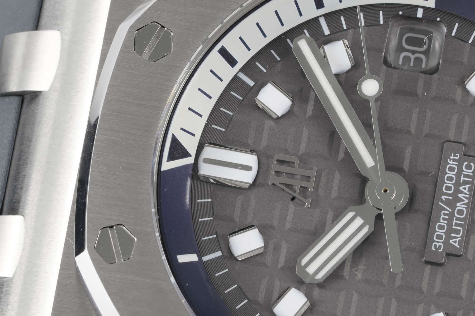 Audemars Piguet Royal Oak Offshore Diver 42 mm, Grey Ref. 15720ST.OO.A009CA.01